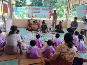 วันที่ 13 กรกฎาคม 2566 โครงการภูมิปัญญาท้องถิ่นไทยร่วมใจพัฒนาเด็กเล็ก กิจกรรม ดนตรีไทย ศูนย์พัฒนาเด็กเล็กบ้านฉกาจช่องโค