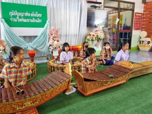 วันที่ 30 มิถุนายน 2566 ภาพกิจกรรมโครงการภูมิปัญญาท้องถิ่นไทยร่วมใจพัฒนาเด็กเล็ก กิจกรรม ดนตรีไทย ศูนย์พัฒนาเด็กเล็กบ้านพุทรา
